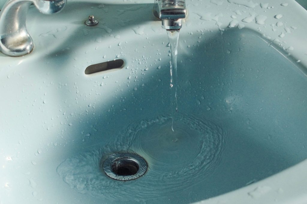 use bottled water to brush teeth at mexico resort